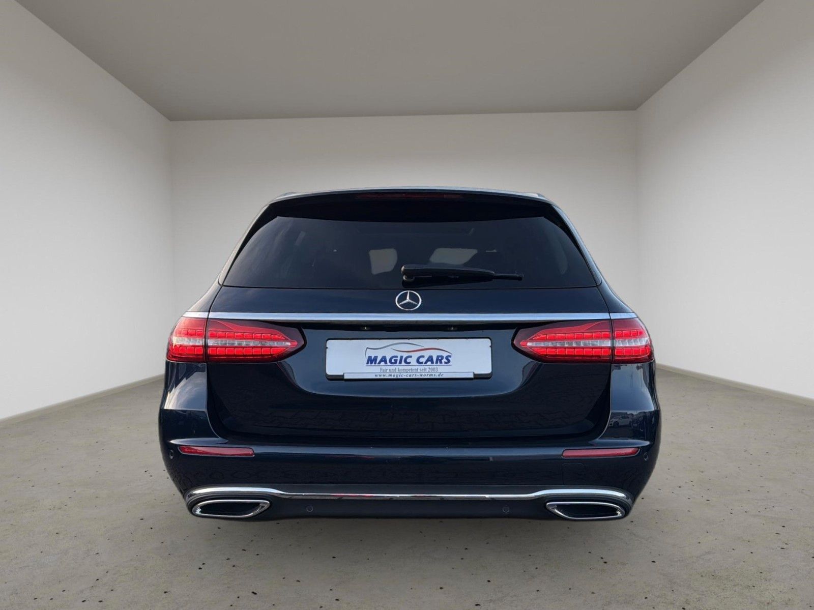 Fahrzeugabbildung Mercedes-Benz E 220 d T 9G-TRONIC *LED*SCHIEBEDACH*WIDE*