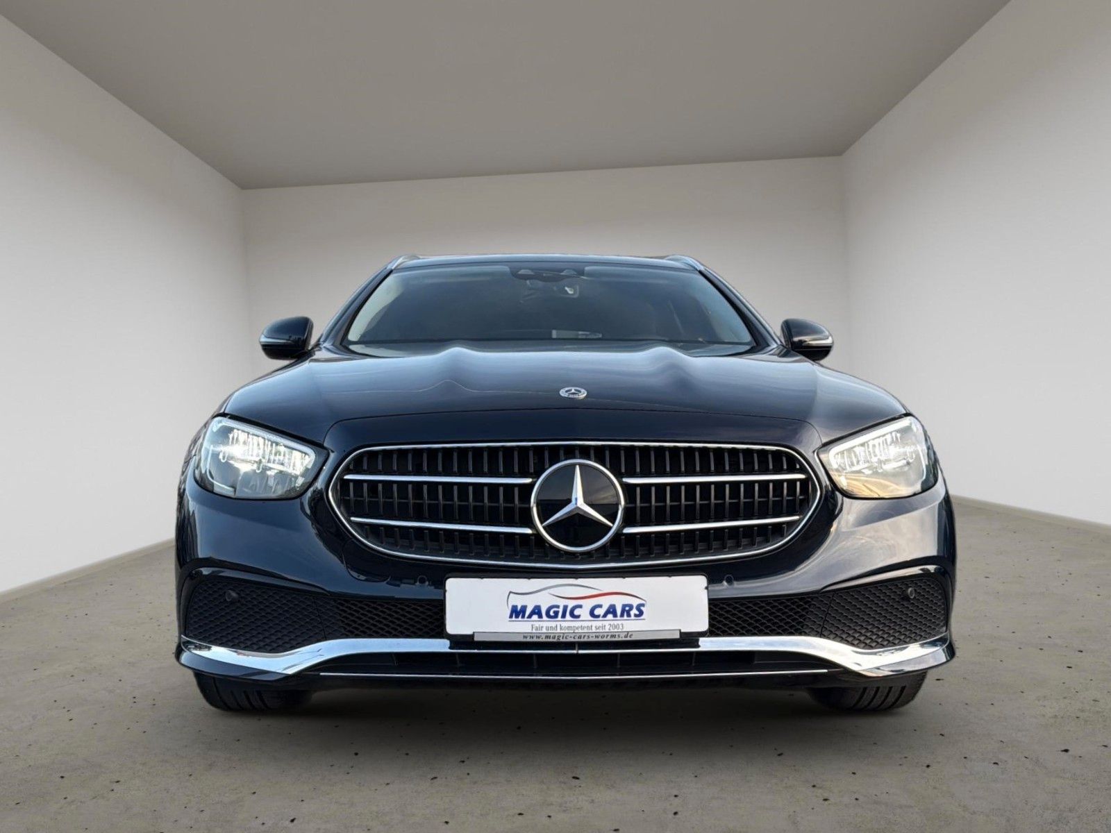 Fahrzeugabbildung Mercedes-Benz E 220 d T 9G-TRONIC *LED*SCHIEBEDACH*WIDE*