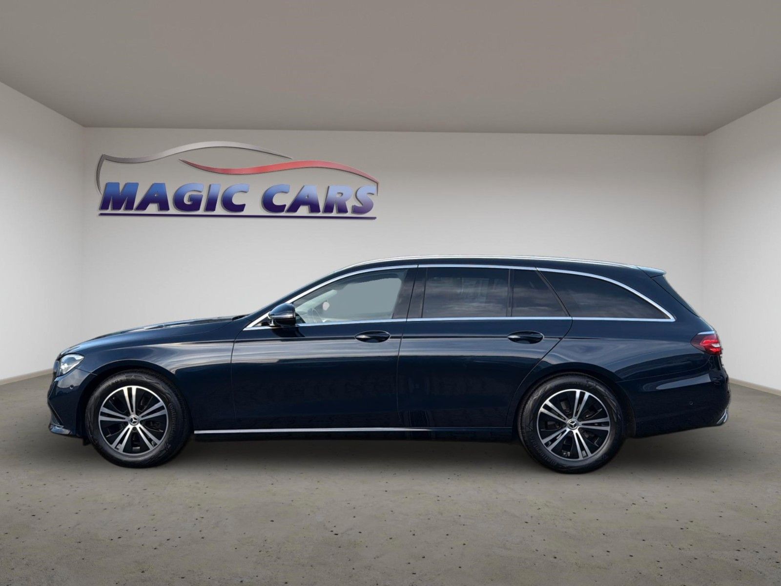 Fahrzeugabbildung Mercedes-Benz E 220 d T 9G-TRONIC *LED*SCHIEBEDACH*WIDE*