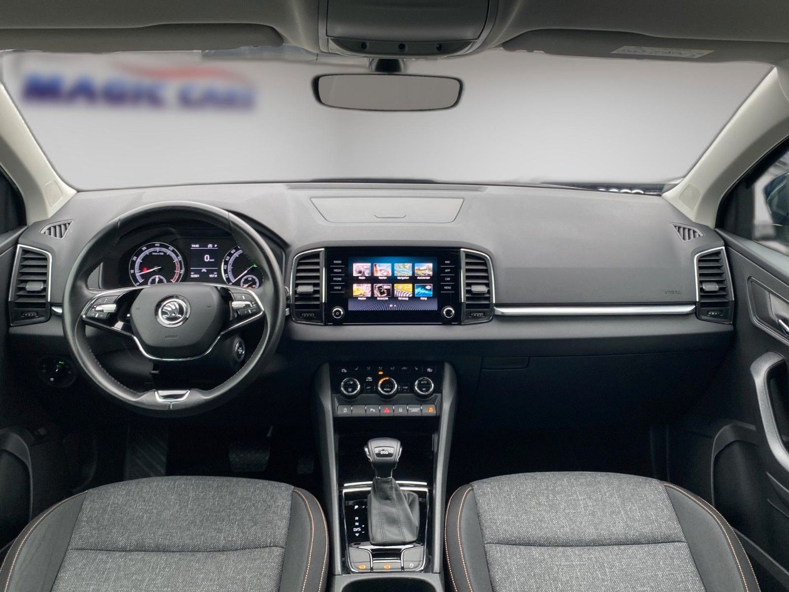 Fahrzeugabbildung SKODA Karoq 1.5 TSI ACT DSG Clever *Kamera*LED*AHK*