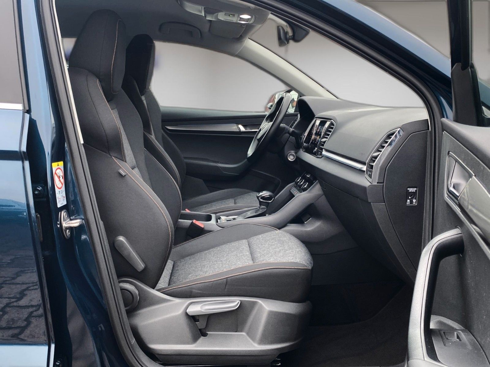 Fahrzeugabbildung SKODA Karoq 1.5 TSI ACT DSG Clever *Kamera*LED*AHK*