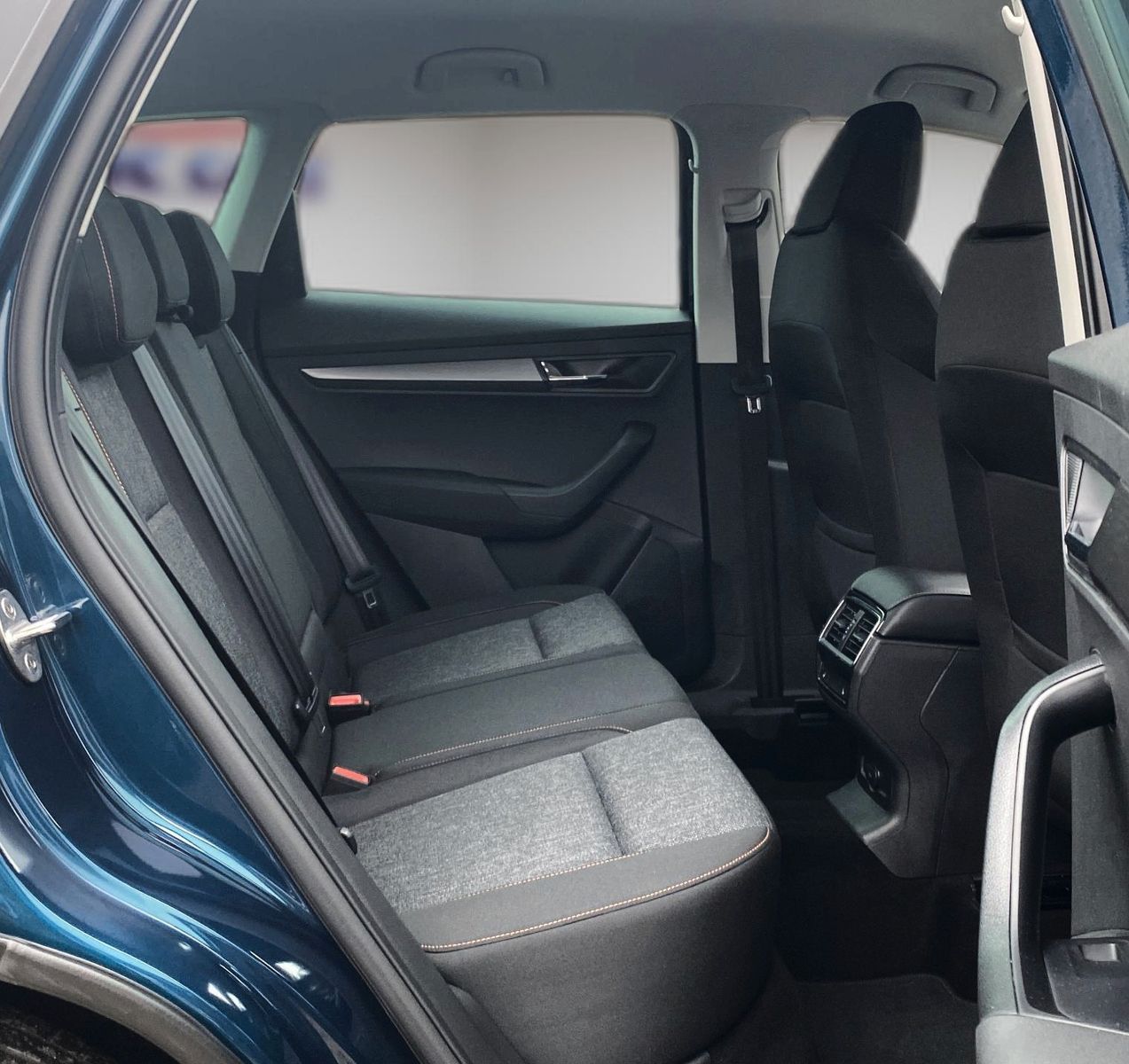 Fahrzeugabbildung SKODA Karoq 1.5 TSI ACT DSG Clever *Kamera*LED*AHK*