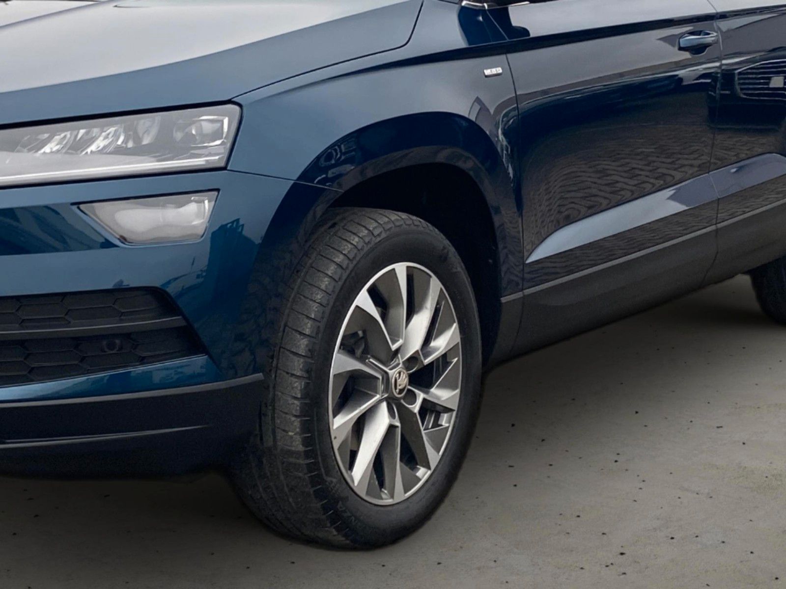 Fahrzeugabbildung SKODA Karoq 1.5 TSI ACT DSG Clever *Kamera*LED*AHK*
