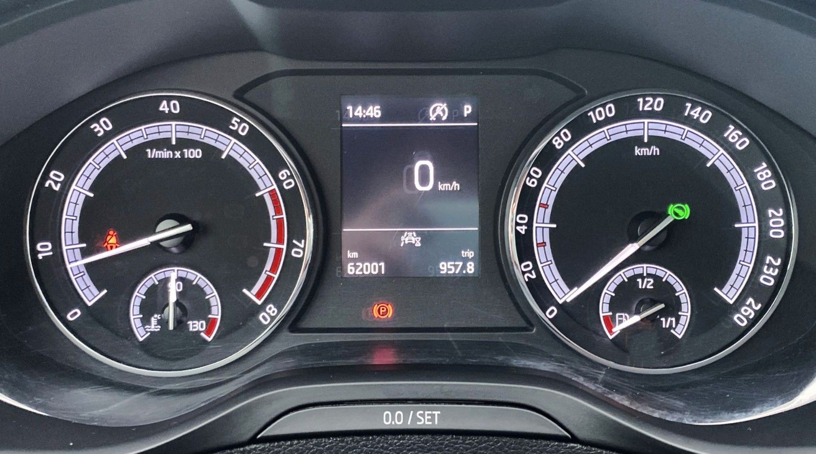 Fahrzeugabbildung SKODA Karoq 1.5 TSI ACT DSG Clever *Kamera*LED*AHK*