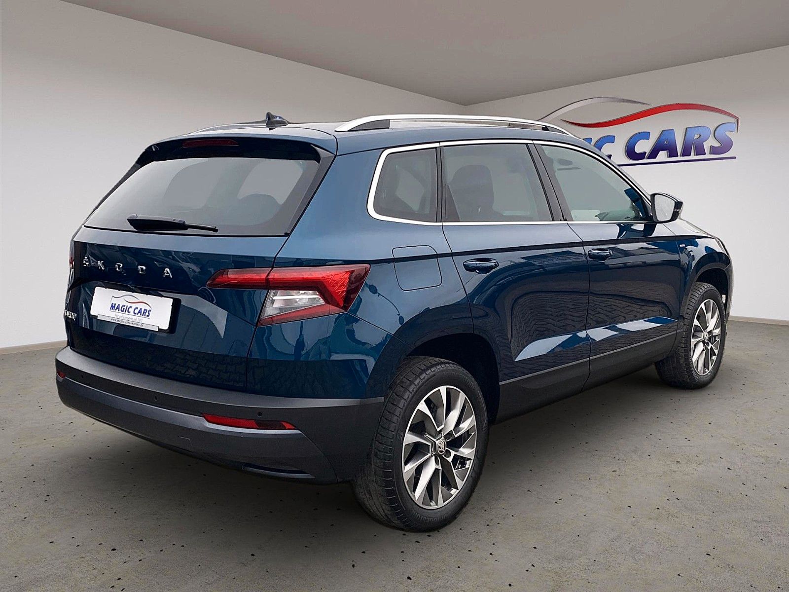 Fahrzeugabbildung SKODA Karoq 1.5 TSI ACT DSG Clever *Kamera*LED*AHK*