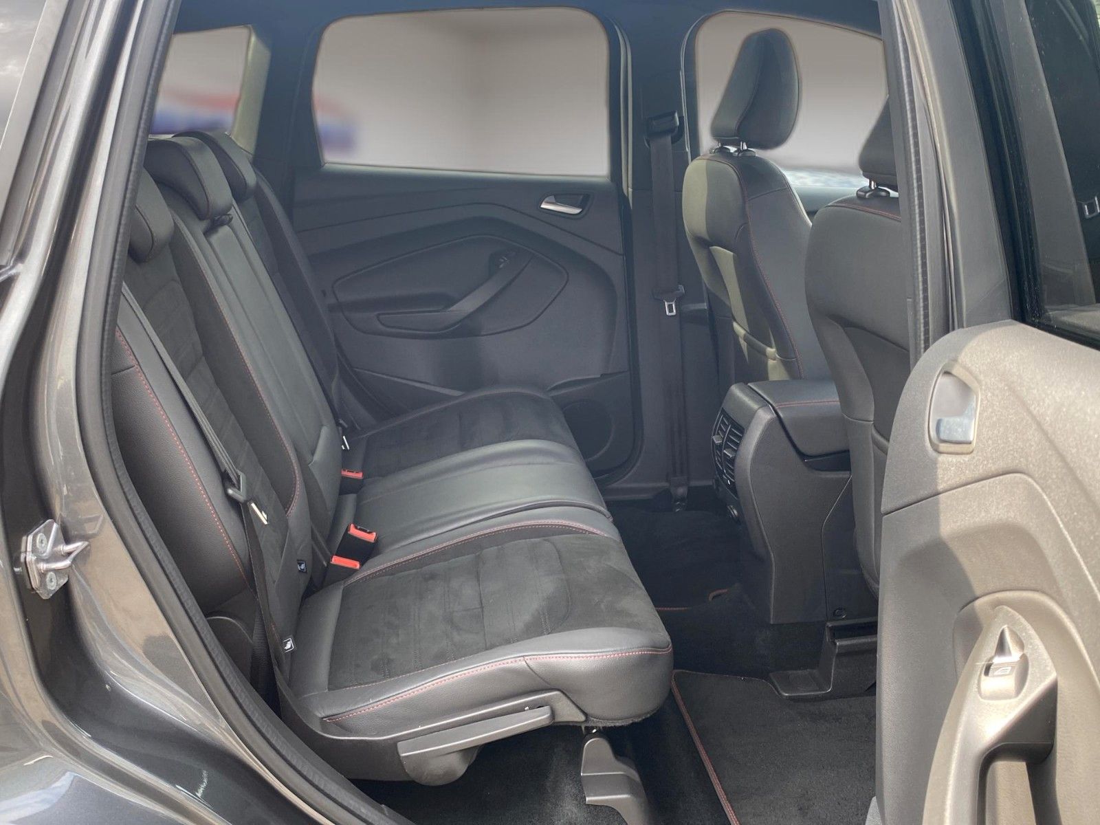 Fahrzeugabbildung Ford Kuga 1.5 4x4 Aut. ST-Line *Xenon*Kamera*Allrad*