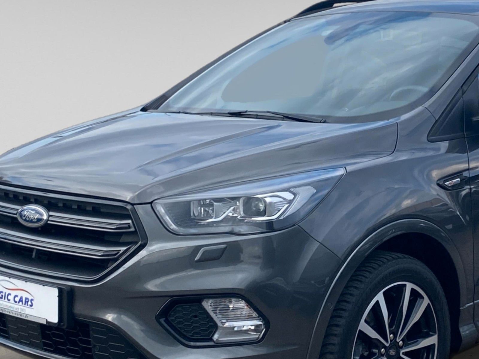 Fahrzeugabbildung Ford Kuga 1.5 4x4 Aut. ST-Line *Xenon*Kamera*Allrad*