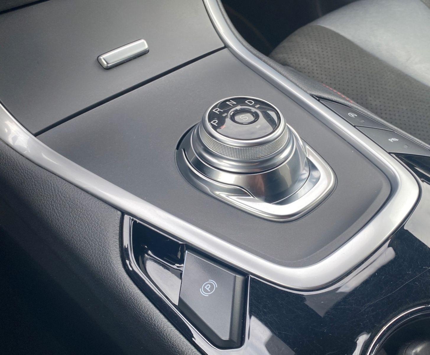 Fahrzeugabbildung Ford S-Max 2.0 Aut. ST-LINE *Stand*LED*AHK*Memory*