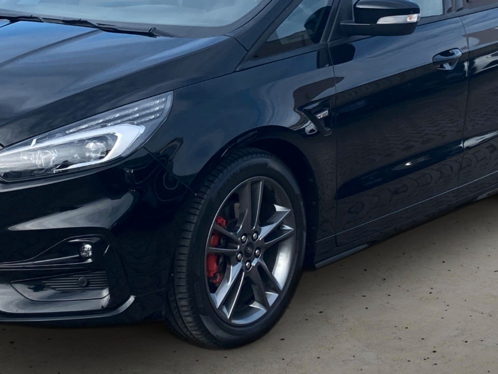 Fahrzeugabbildung Ford S-Max 2.0 Aut. ST-LINE *Stand*LED*AHK*Memory*