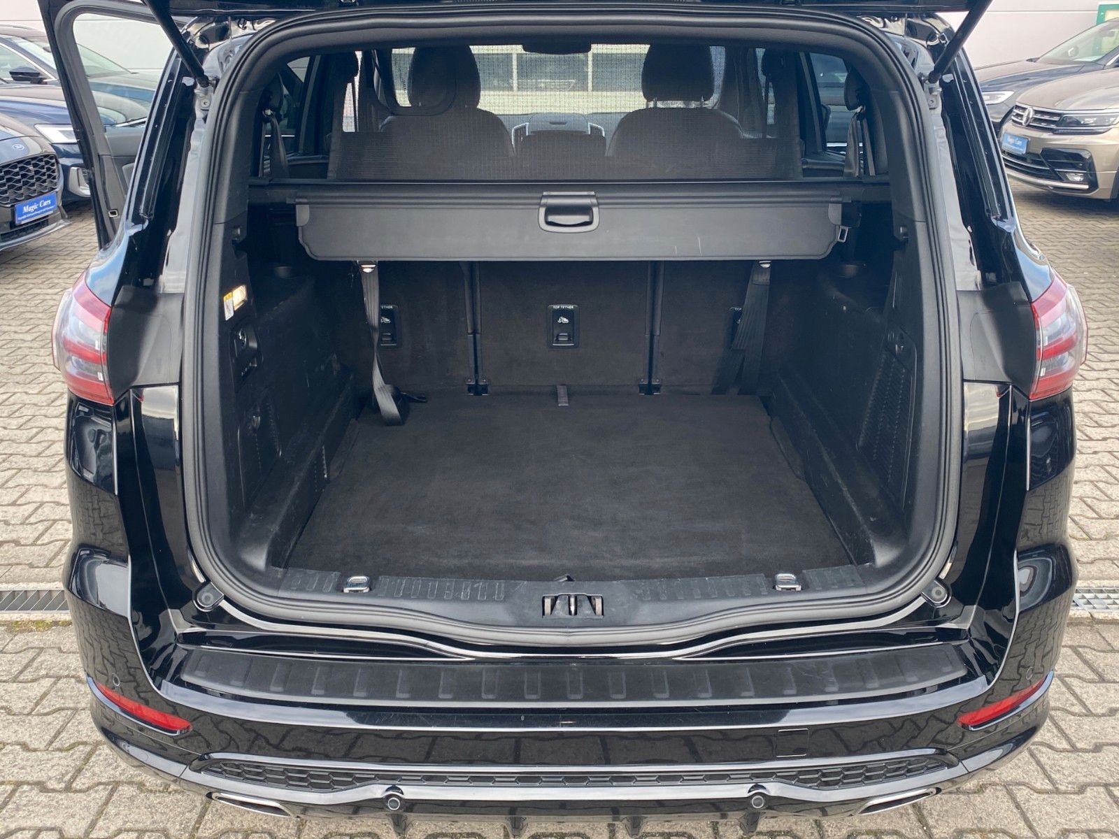 Fahrzeugabbildung Ford S-Max 2.0 Aut. ST-LINE *Stand*LED*AHK*Memory*