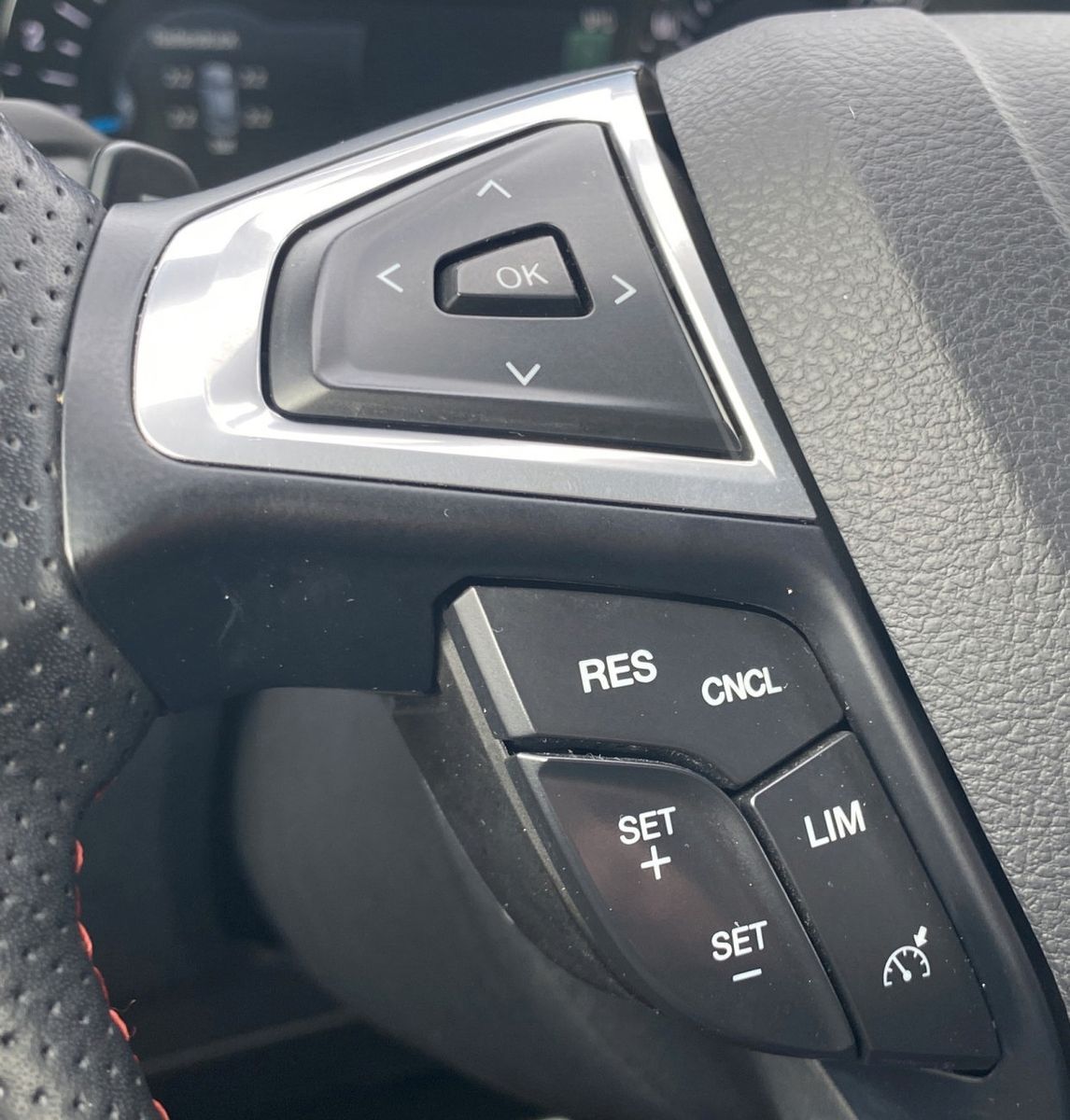 Fahrzeugabbildung Ford S-Max 2.0 Aut. ST-LINE *Stand*LED*AHK*Memory*