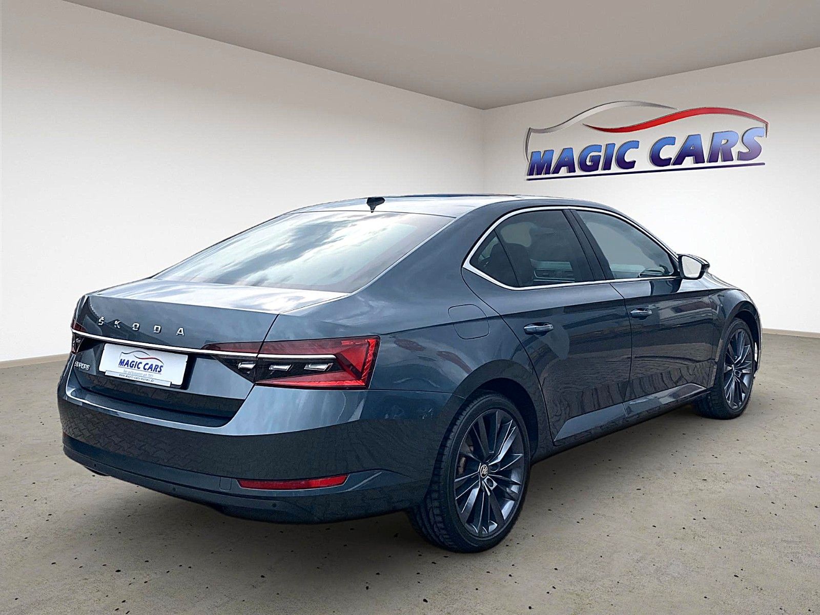 Fahrzeugabbildung SKODA Superb 1.5 TSI DSG Style *Pano*Matrix*Memory*