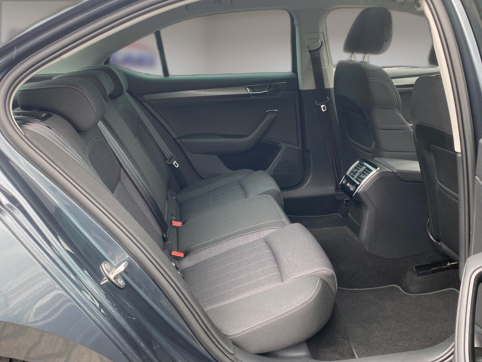 Fahrzeugabbildung SKODA Superb 1.5 TSI DSG Style *Pano*Matrix*Memory*