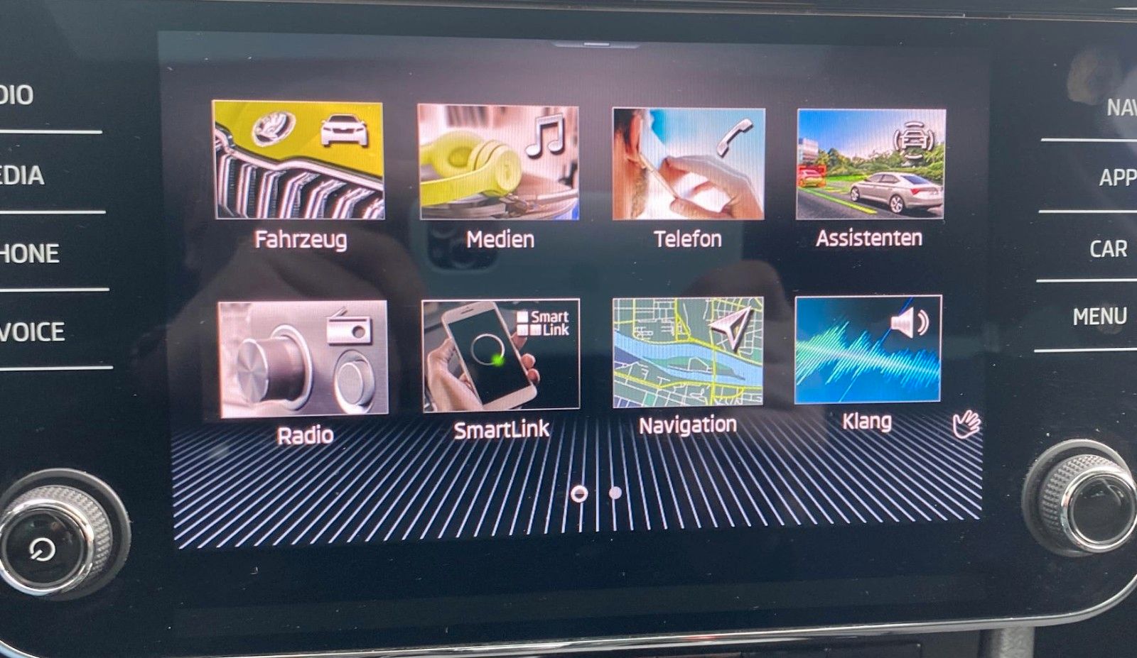 Fahrzeugabbildung SKODA Superb 1.5 TSI DSG Style *Pano*Matrix*Memory*