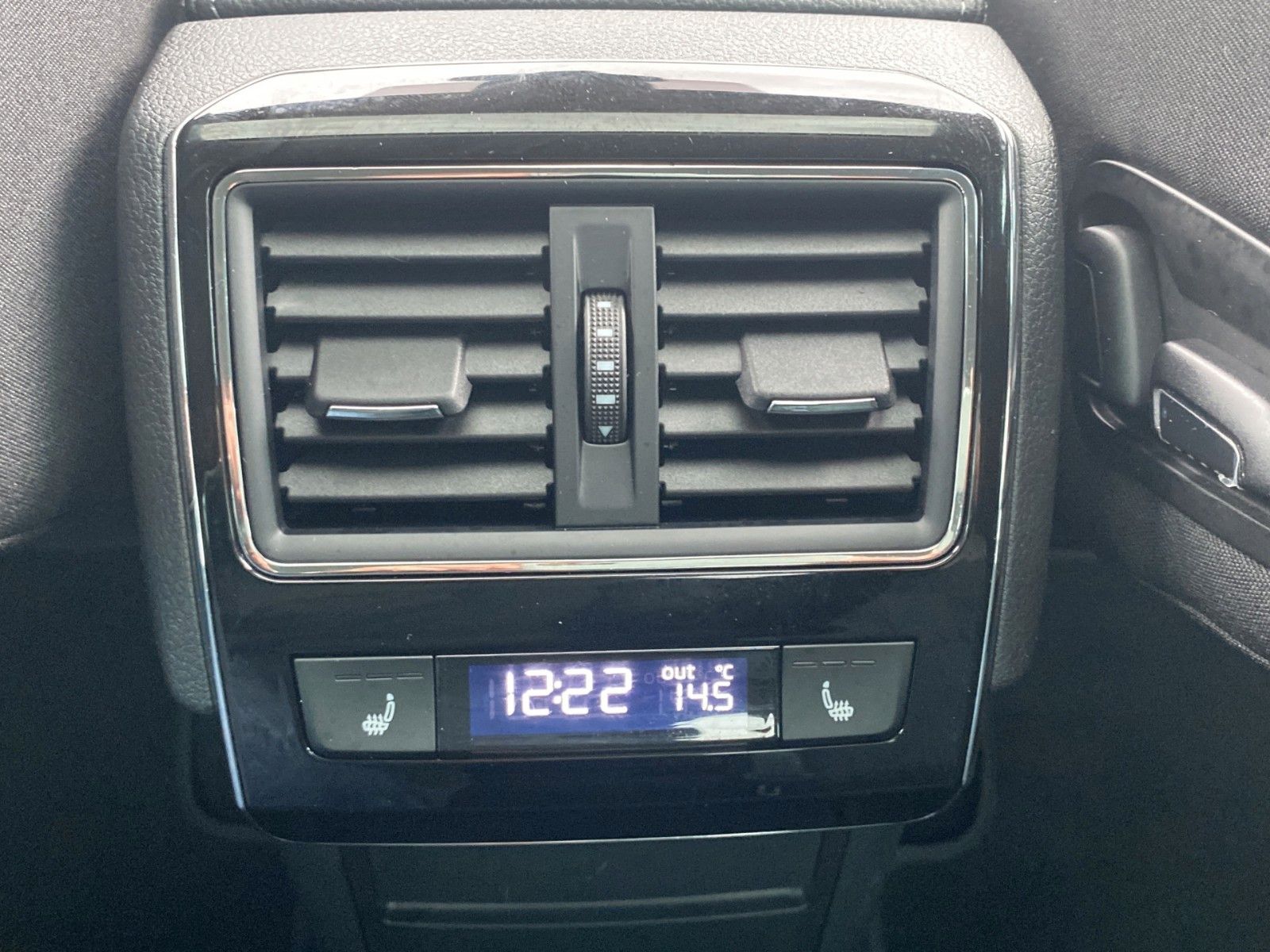 Fahrzeugabbildung SKODA Superb 1.5 TSI DSG Style *Pano*Matrix*Memory*