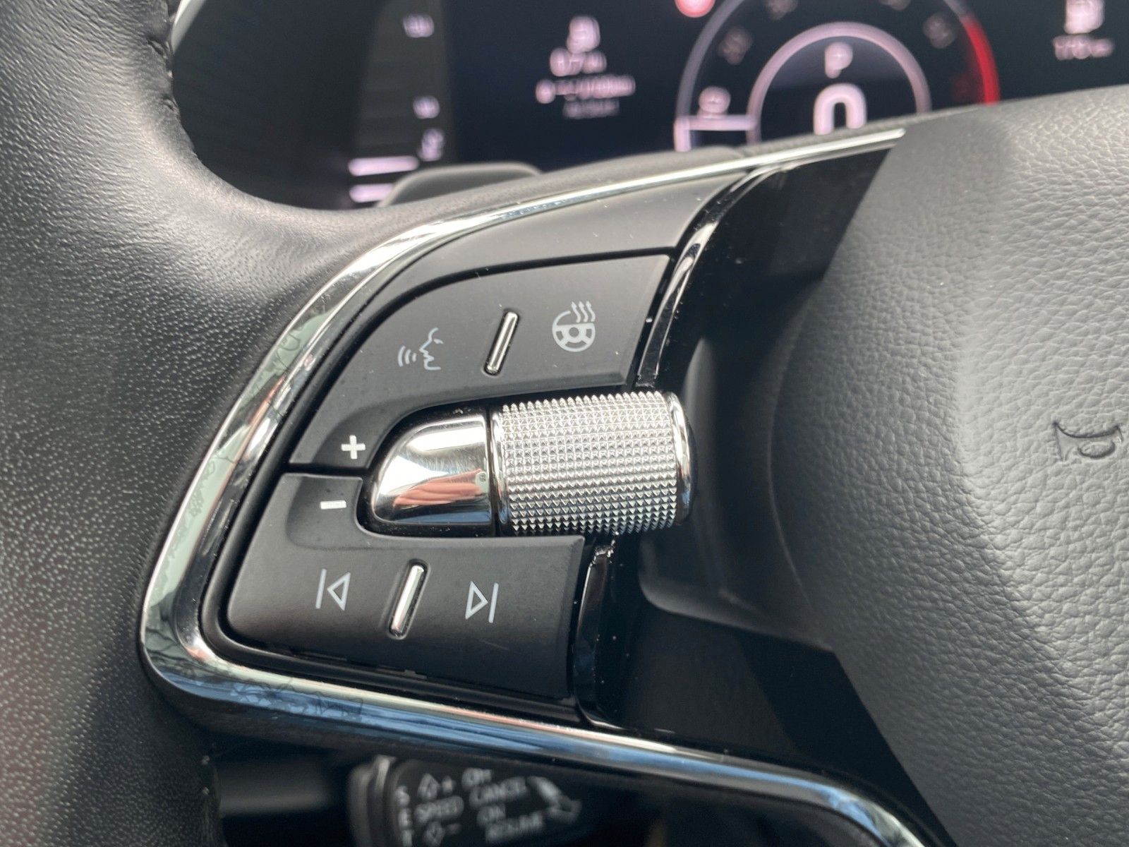 Fahrzeugabbildung SKODA Superb 1.5 TSI DSG Style *Pano*Matrix*Memory*