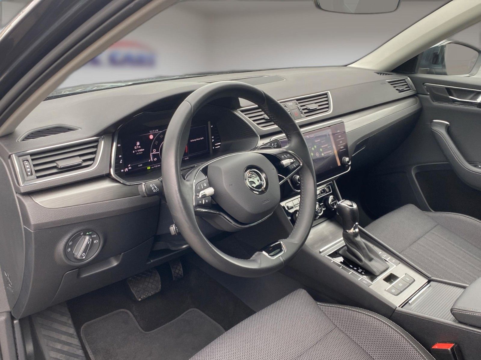 Fahrzeugabbildung SKODA Superb 1.5 TSI DSG Style *Pano*Matrix*Memory*