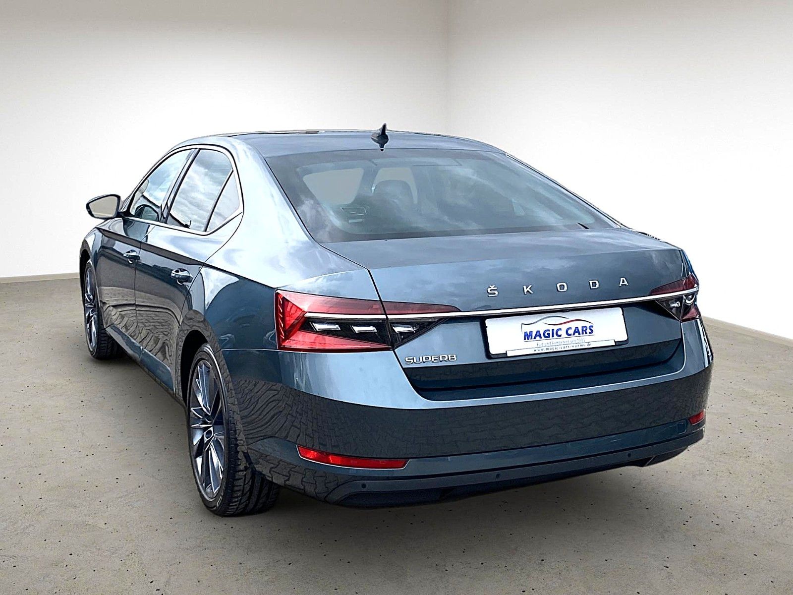 Fahrzeugabbildung SKODA Superb 1.5 TSI DSG Style *Pano*Matrix*Memory*