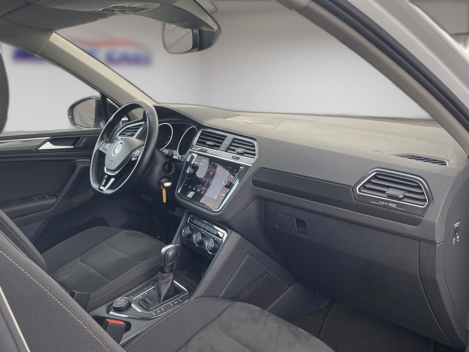 Fahrzeugabbildung Volkswagen Tiguan 2.0 TSI 4M DSG R-Line*Back Style*43.000KM