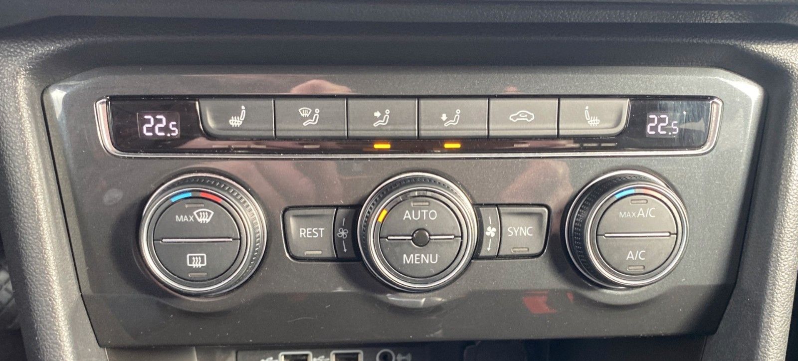 Fahrzeugabbildung Volkswagen Tiguan 2.0 TSI 4M DSG R-Line*Back Style*43.000KM