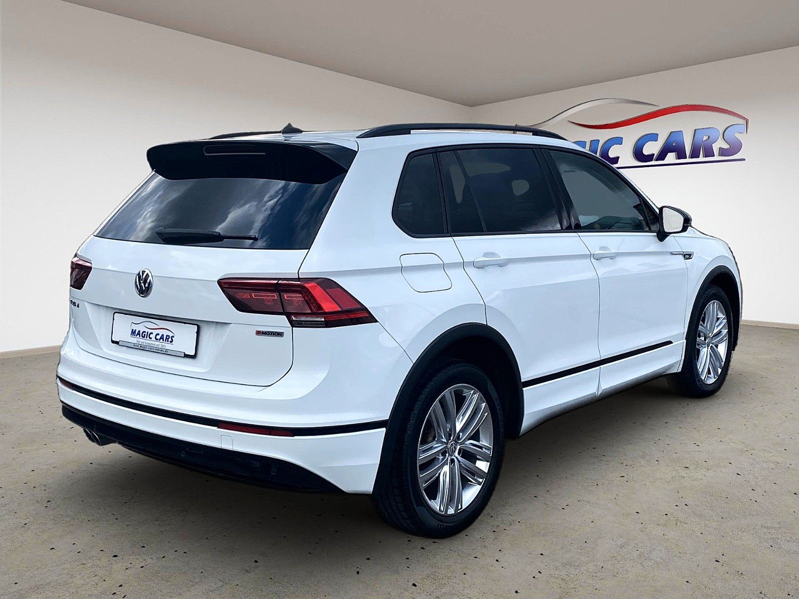 Fahrzeugabbildung Volkswagen Tiguan 2.0 TSI 4M DSG R-Line*Back Style*43.000KM