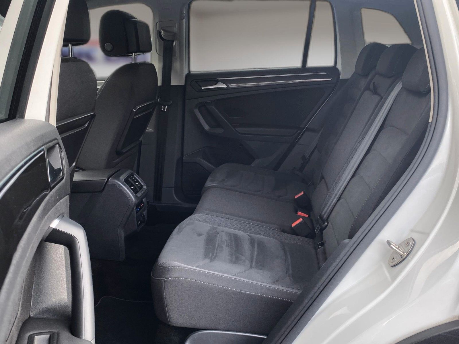 Fahrzeugabbildung Volkswagen Tiguan 2.0 TSI 4M DSG R-Line*Back Style*43.000KM