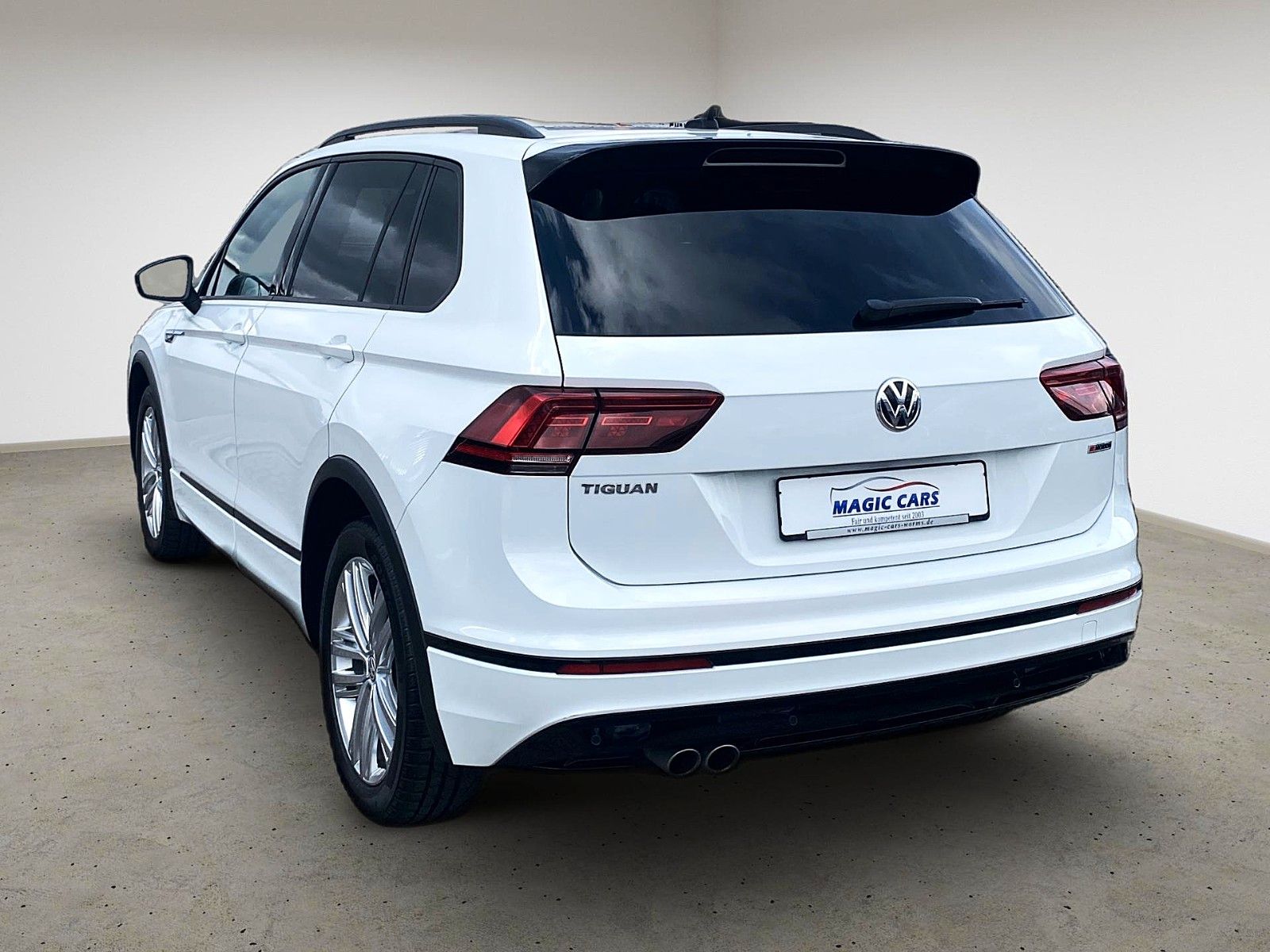 Fahrzeugabbildung Volkswagen Tiguan 2.0 TSI 4M DSG R-Line*Back Style*43.000KM