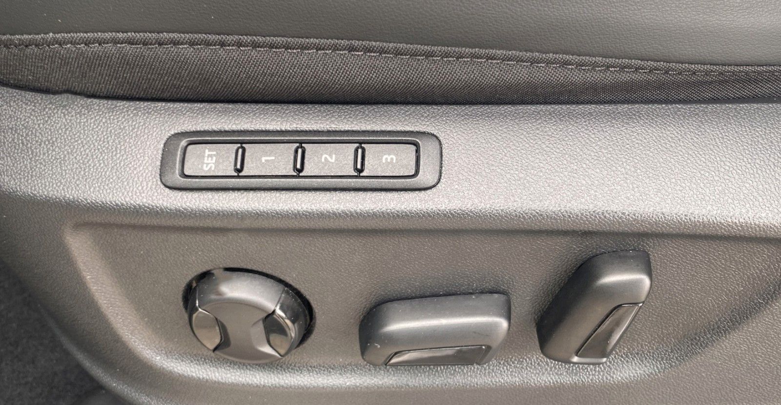 Fahrzeugabbildung SEAT Ateca 2.0 TDI DSG Xperience *LED*Pano*Beats*AHK*