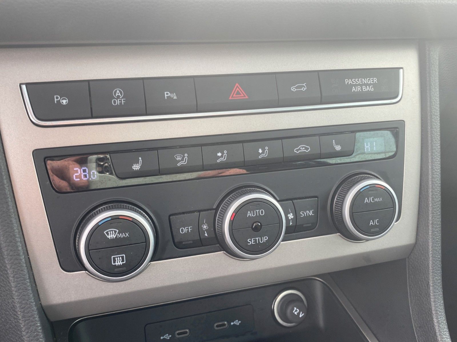 Fahrzeugabbildung SEAT Ateca 2.0 TDI DSG Xperience *LED*Pano*Beats*AHK*