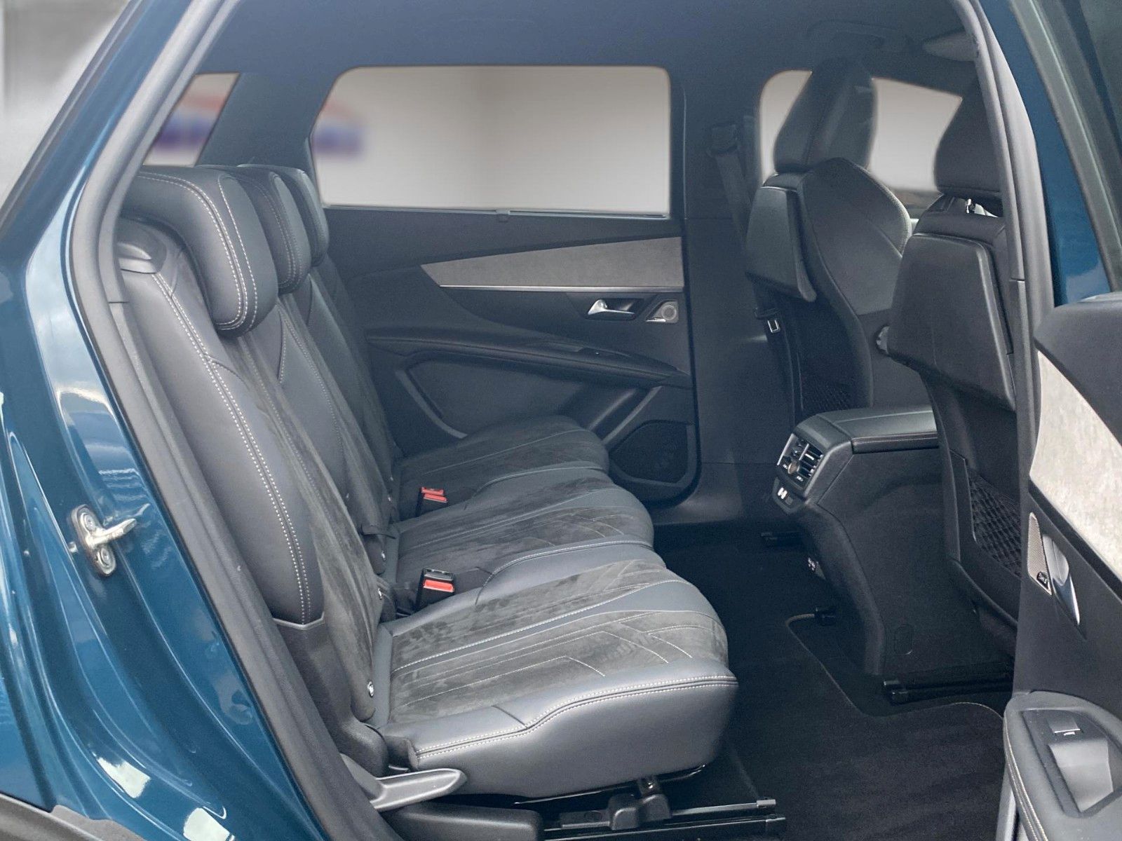 Fahrzeugabbildung Peugeot 5008 GT*Autom.*7 Sitzer*Standheizung*LED*Focal*