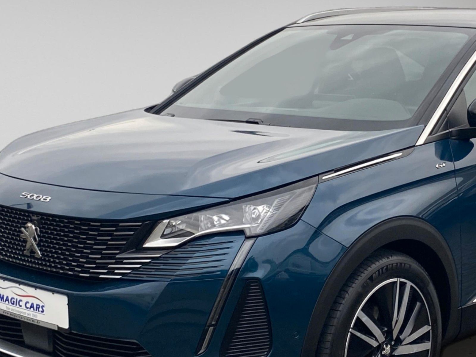 Fahrzeugabbildung Peugeot 5008 GT*Autom.*7 Sitzer*Standheizung*LED*Focal*