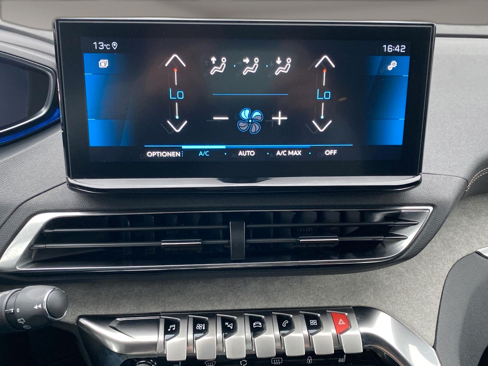 Fahrzeugabbildung Peugeot 5008 GT*Autom.*7 Sitzer*Standheizung*LED*Focal*