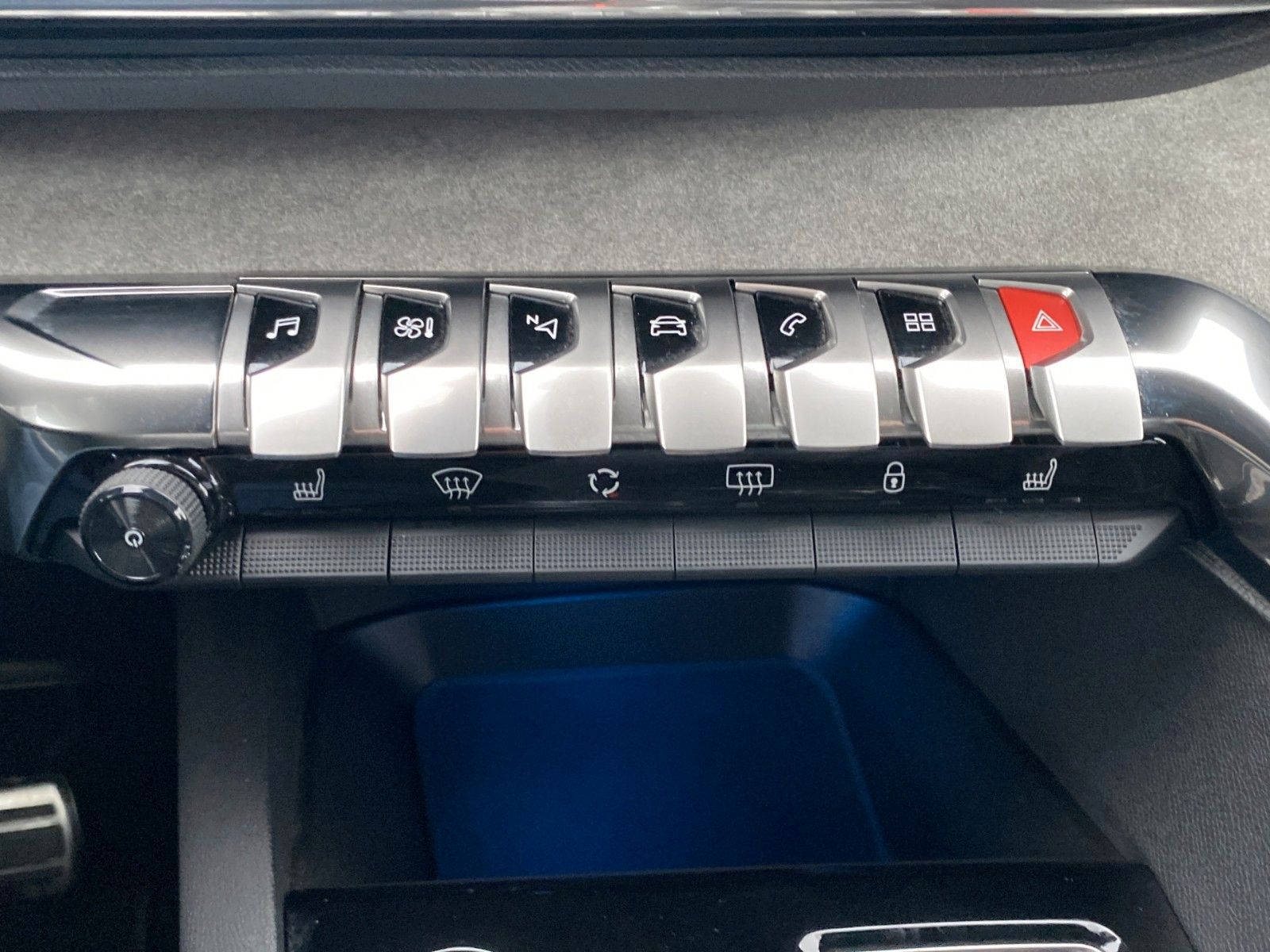 Fahrzeugabbildung Peugeot 5008 GT*Autom.*7 Sitzer*Standheizung*LED*Focal*