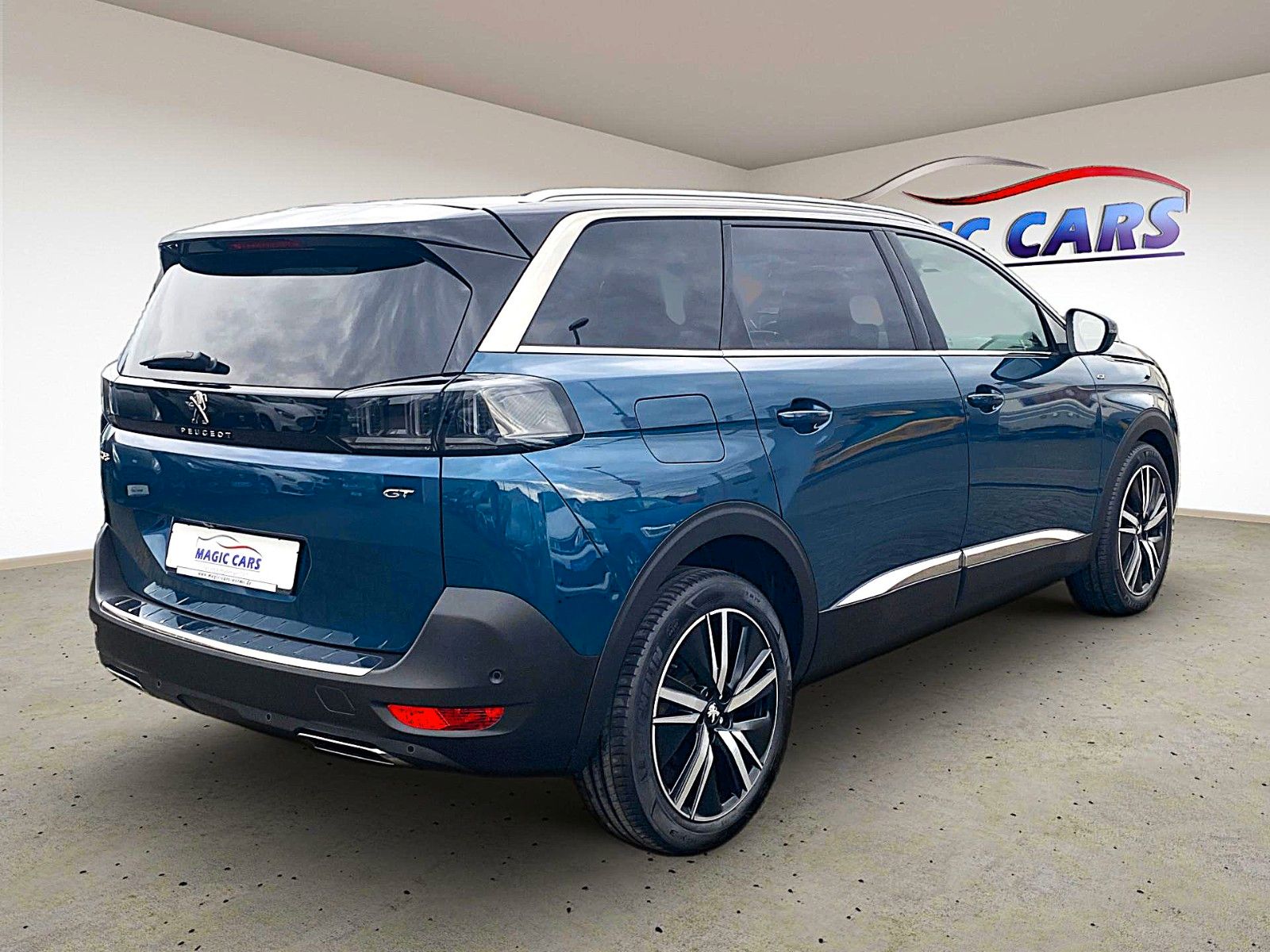 Fahrzeugabbildung Peugeot 5008 GT*Autom.*7 Sitzer*Standheizung*LED*Focal*