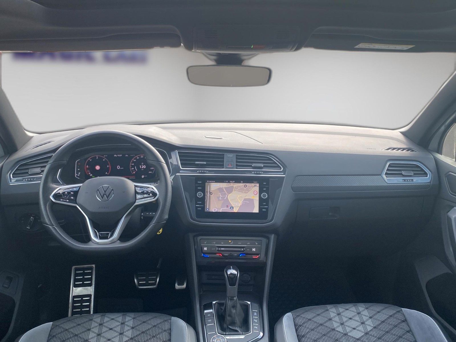 Fahrzeugabbildung Volkswagen Tiguan 2.0 TDI 4M DSG R-Line *Pano*Matrix*AHK*