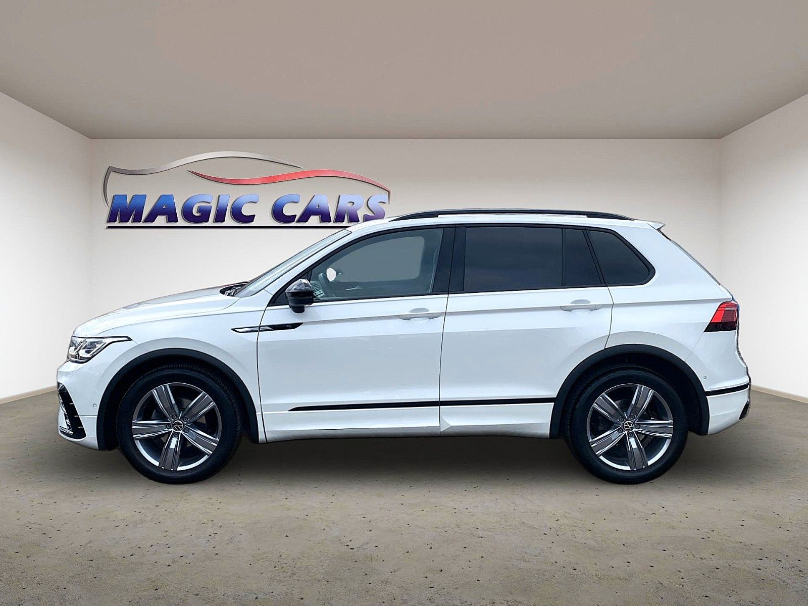 Fahrzeugabbildung Volkswagen Tiguan 2.0 TDI 4M DSG R-Line *Pano*Matrix*AHK*