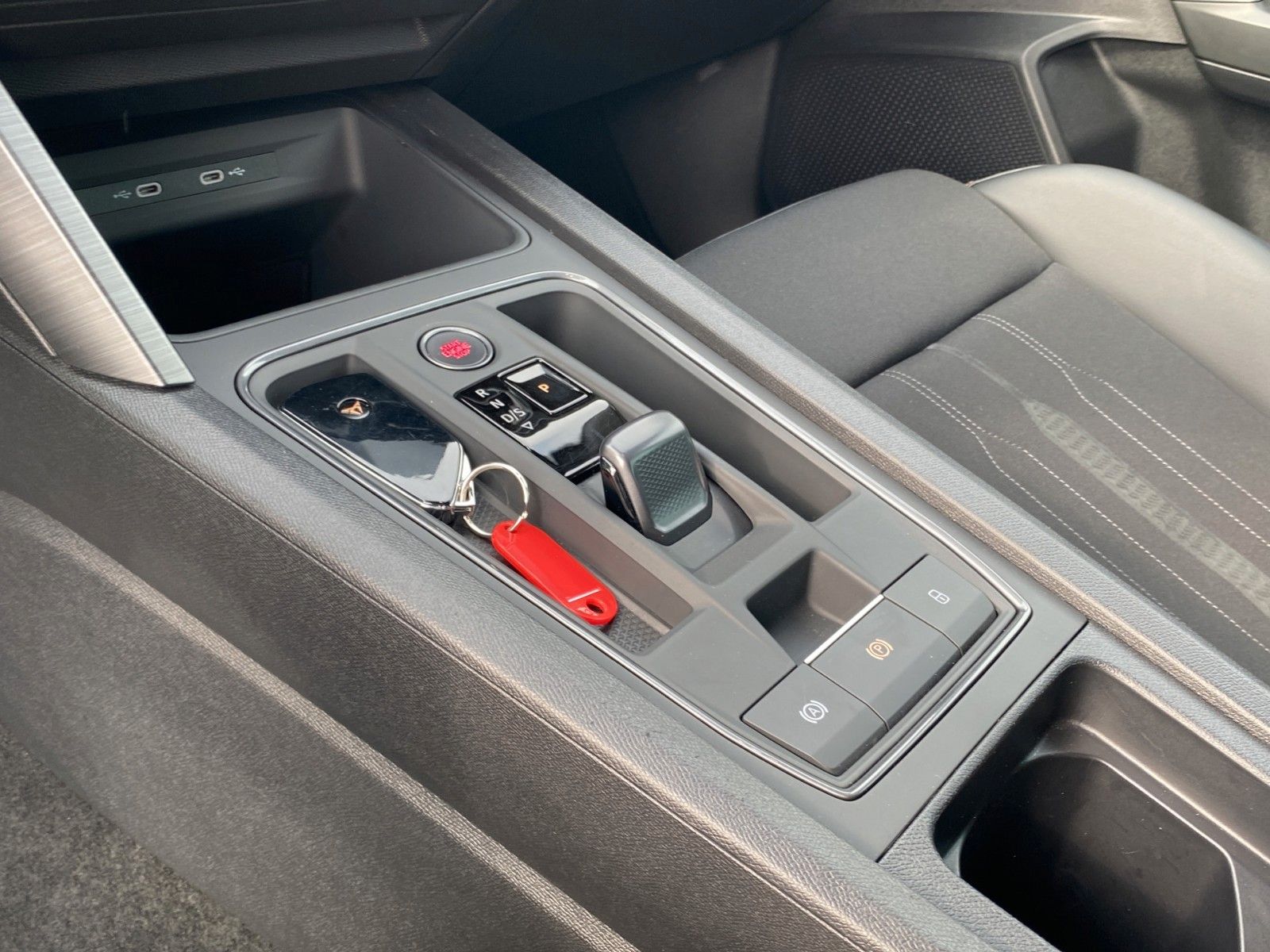 Fahrzeugabbildung CUPRA Formentor 1.5 TSI DSG *Kamera*Virtual*28.000KM*