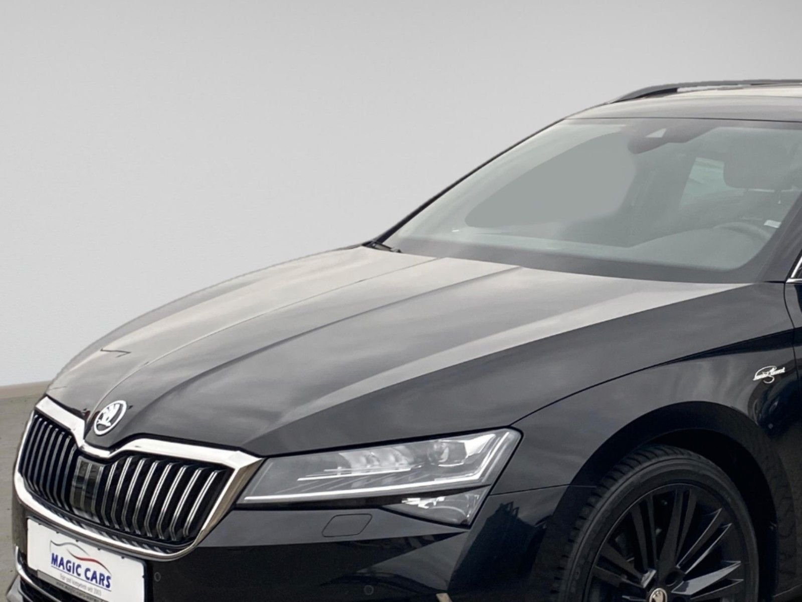 Fahrzeugabbildung SKODA Superb Combi 2.0 TDI DSG L&K *Mega-Ausstattung*