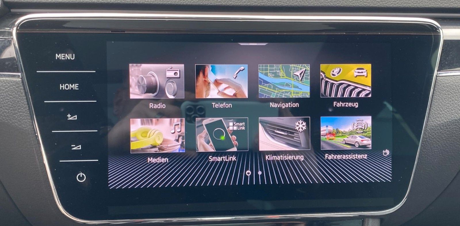 Fahrzeugabbildung SKODA Superb Combi 2.0 TDI DSG L&K *Mega-Ausstattung*