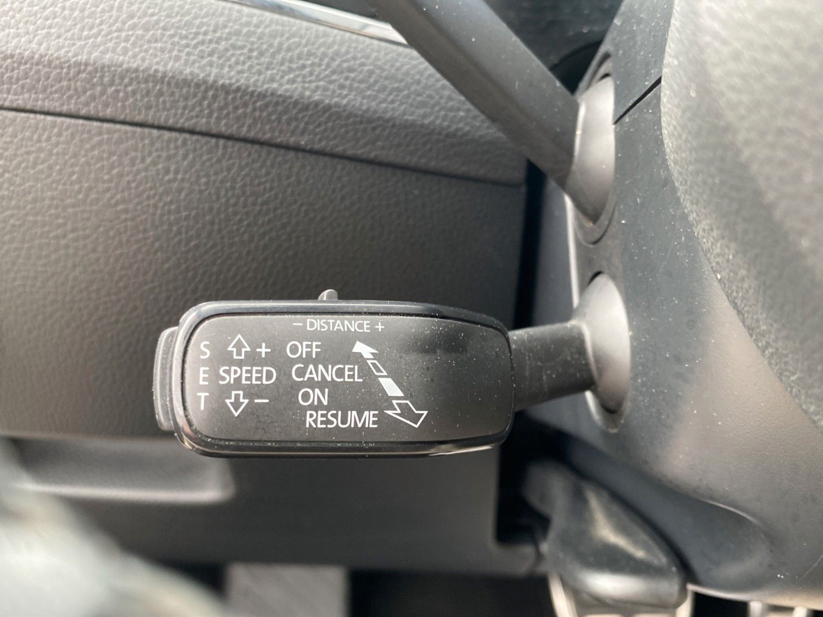 Fahrzeugabbildung SKODA Superb Combi 2.0 TDI DSG L&K *Mega-Ausstattung*