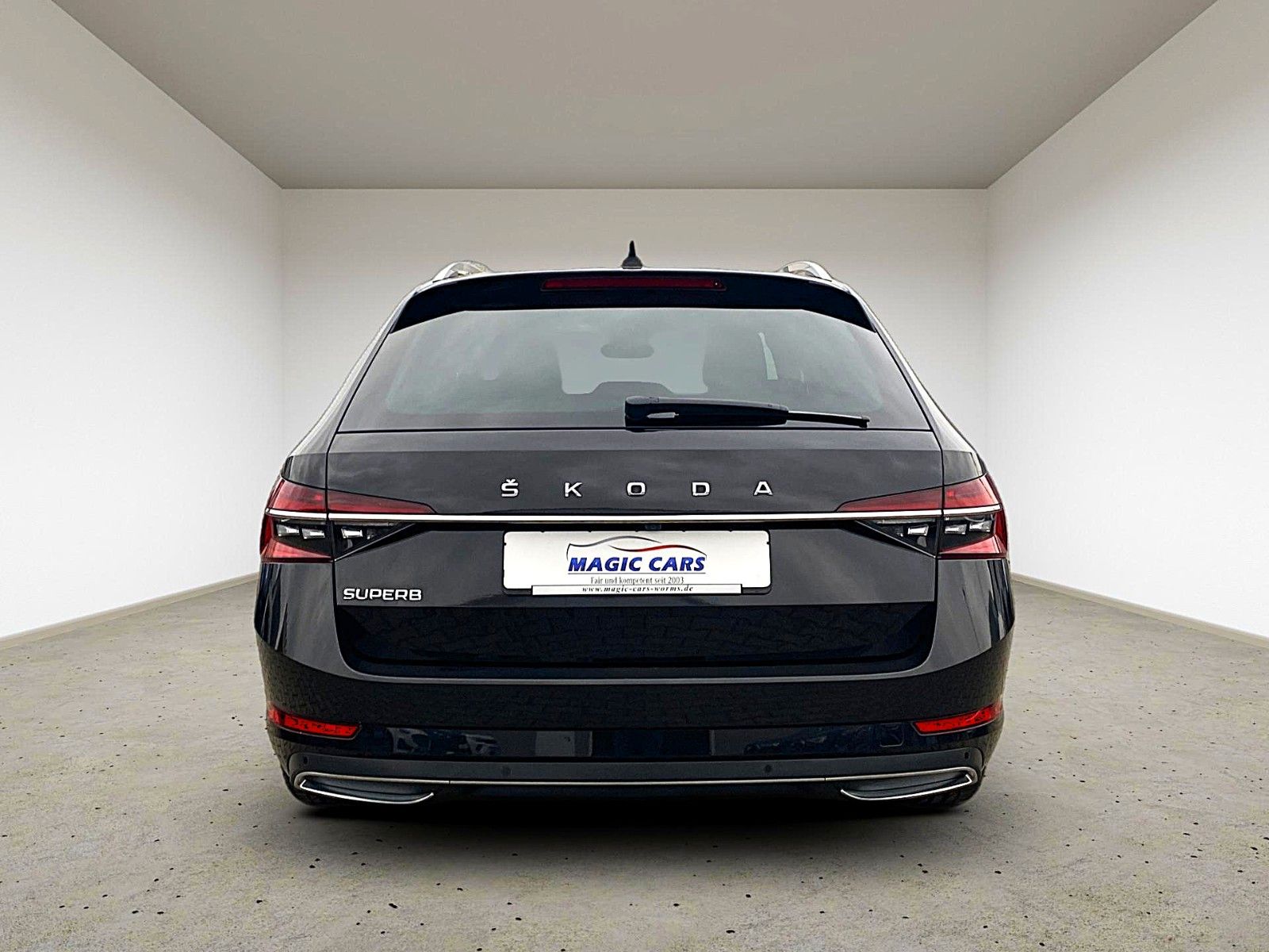 Fahrzeugabbildung SKODA Superb Combi 2.0 TDI DSG L&K *Mega-Ausstattung*