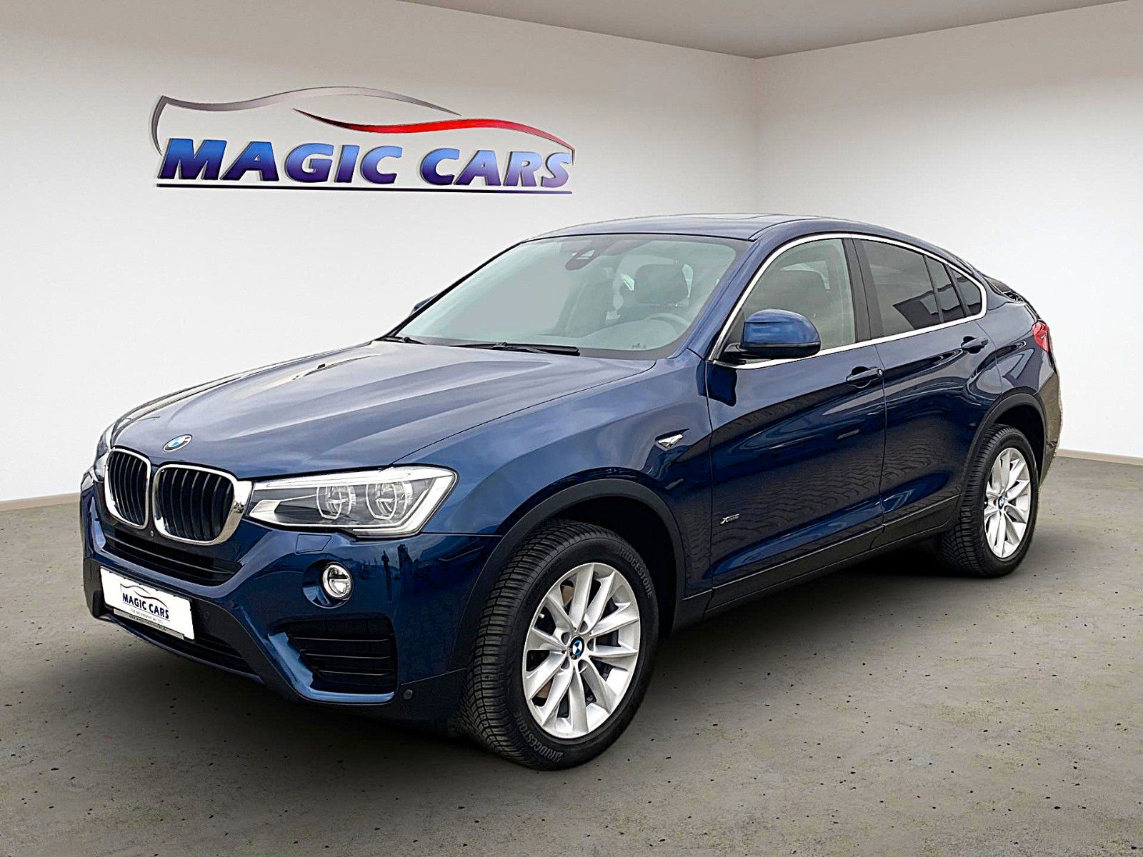 Fahrzeugabbildung BMW X4 xDrive 20 d Advantage*Schiebedach*AHK*Leder*