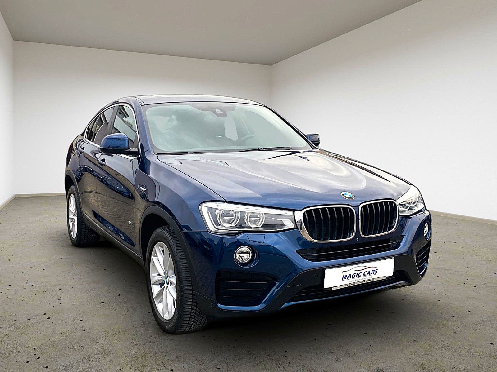 Fahrzeugabbildung BMW X4 xDrive 20 d Advantage*Schiebedach*AHK*Leder*