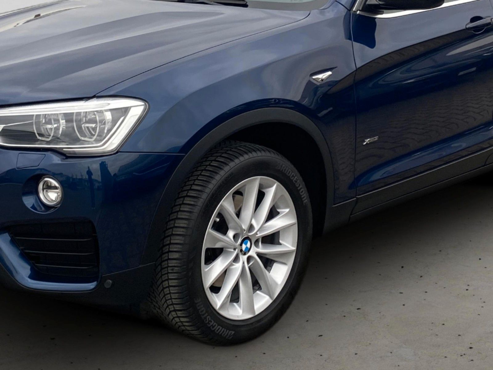 Fahrzeugabbildung BMW X4 xDrive 20 d Advantage*Schiebedach*AHK*Leder*