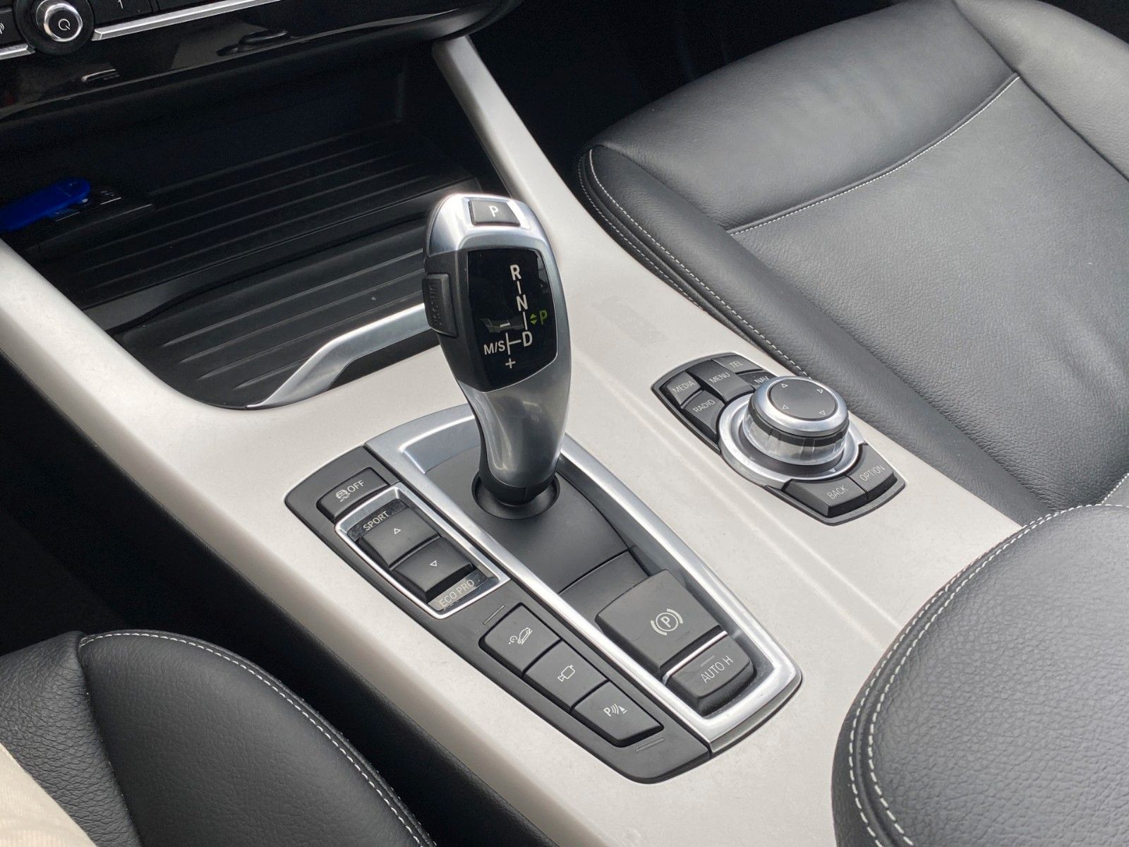 Fahrzeugabbildung BMW X4 xDrive 20 d Advantage*Schiebedach*AHK*Leder*