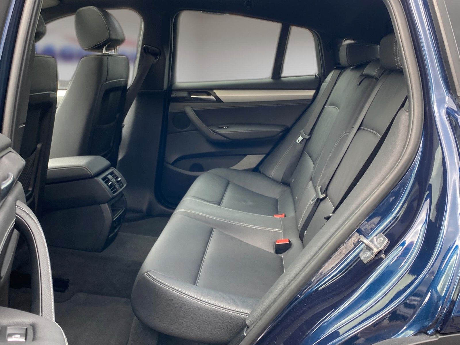 Fahrzeugabbildung BMW X4 xDrive 20 d Advantage*Schiebedach*AHK*Leder*