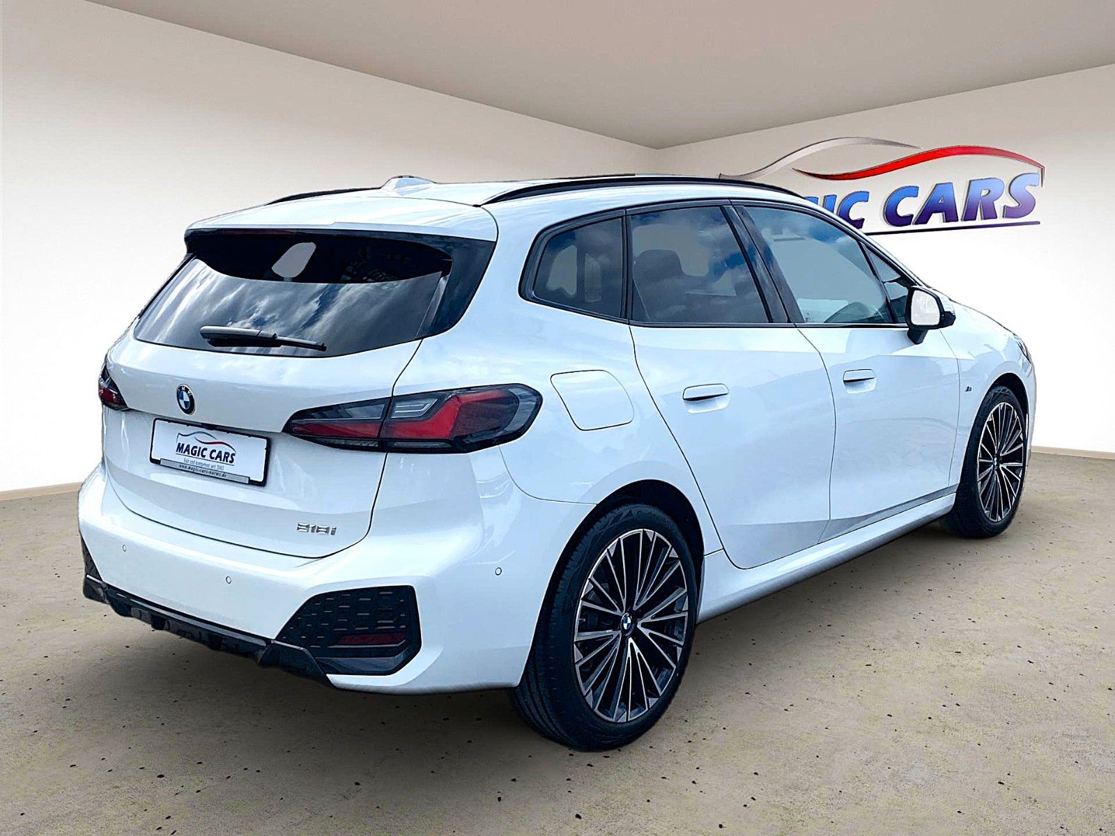 Fahrzeugabbildung BMW 218 i Active Tourer M Sport*Leder*Pano*AHK*H&K*
