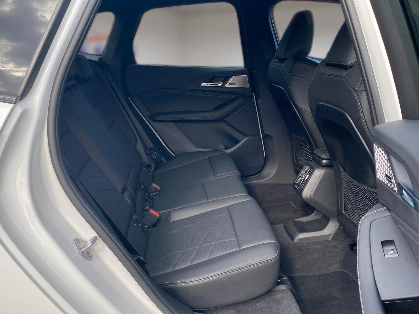 Fahrzeugabbildung BMW 218 i Active Tourer M Sport*Leder*Pano*AHK*H&K*