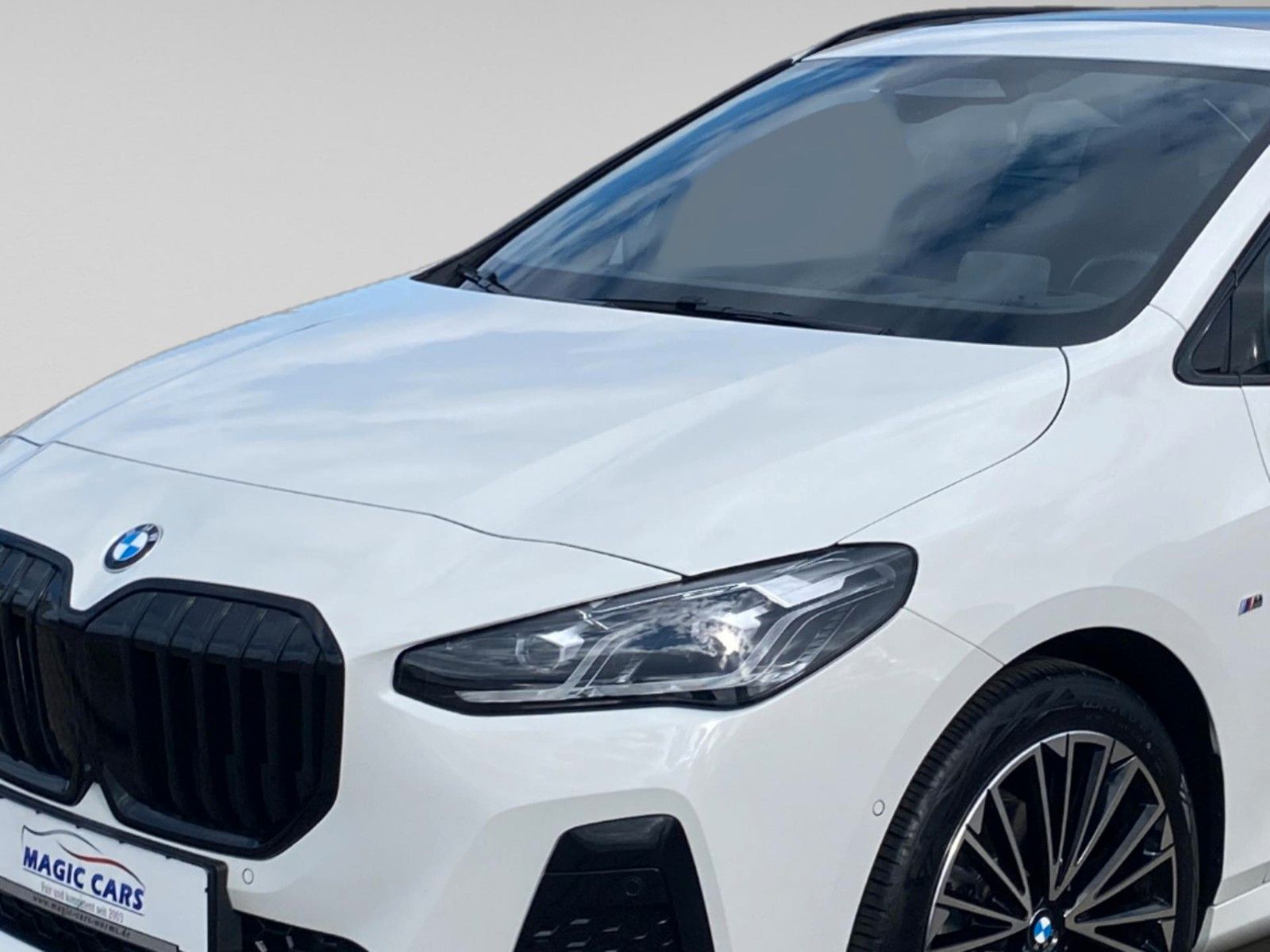 Fahrzeugabbildung BMW 218 i Active Tourer M Sport*Leder*Pano*AHK*H&K*