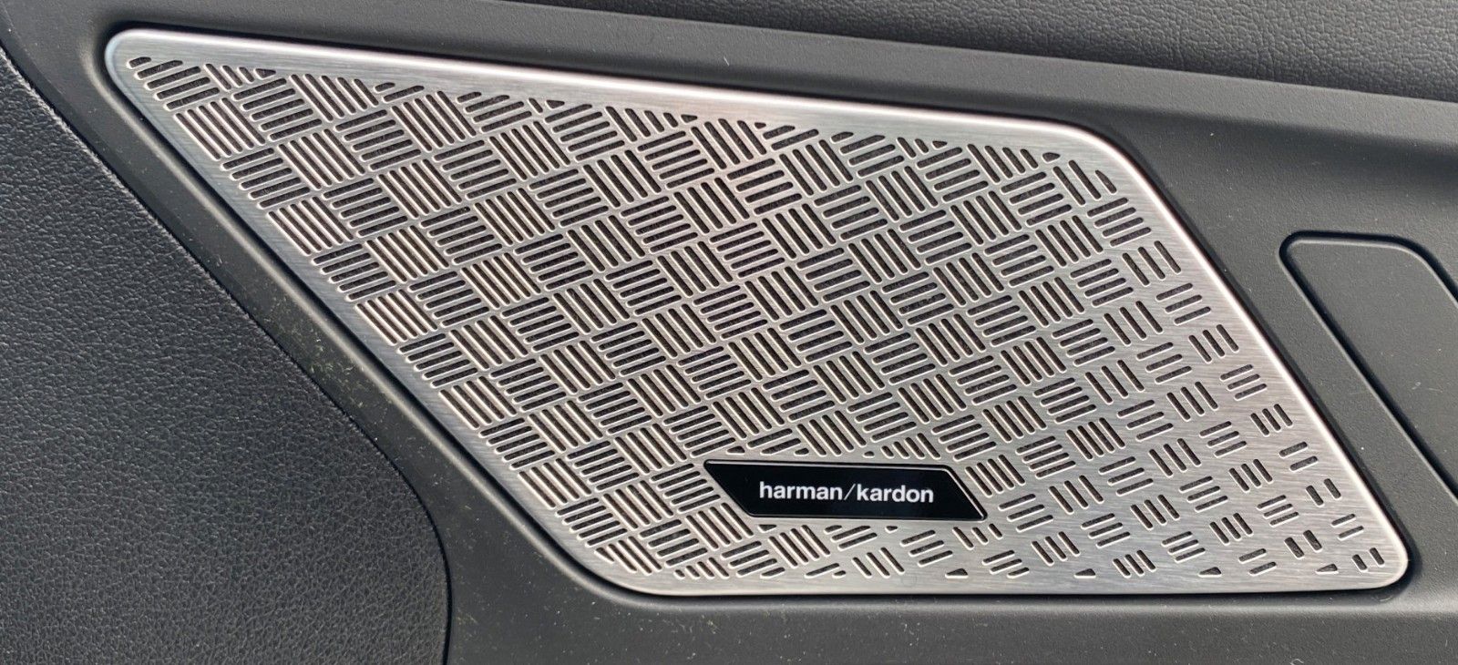 Fahrzeugabbildung BMW 218 i Active Tourer M Sport*Leder*Pano*AHK*H&K*